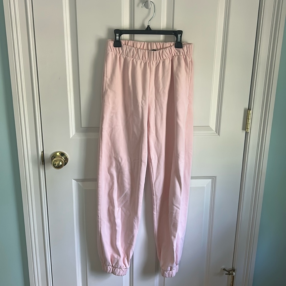 Brandy Melville Rosa Joggers in Light Pink